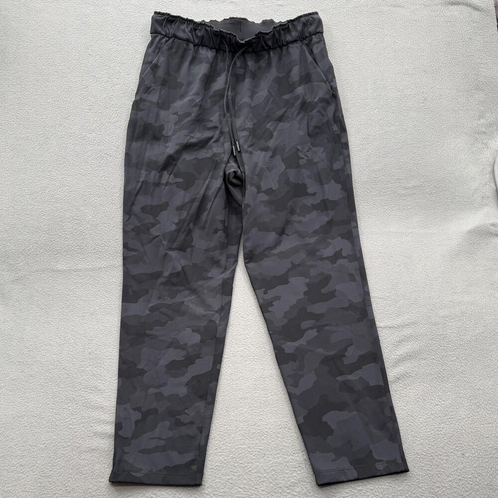 Lululemon Jogger Pants Women’s 10 Gray Camo Elastic Waist‎ Stretch Athletic.